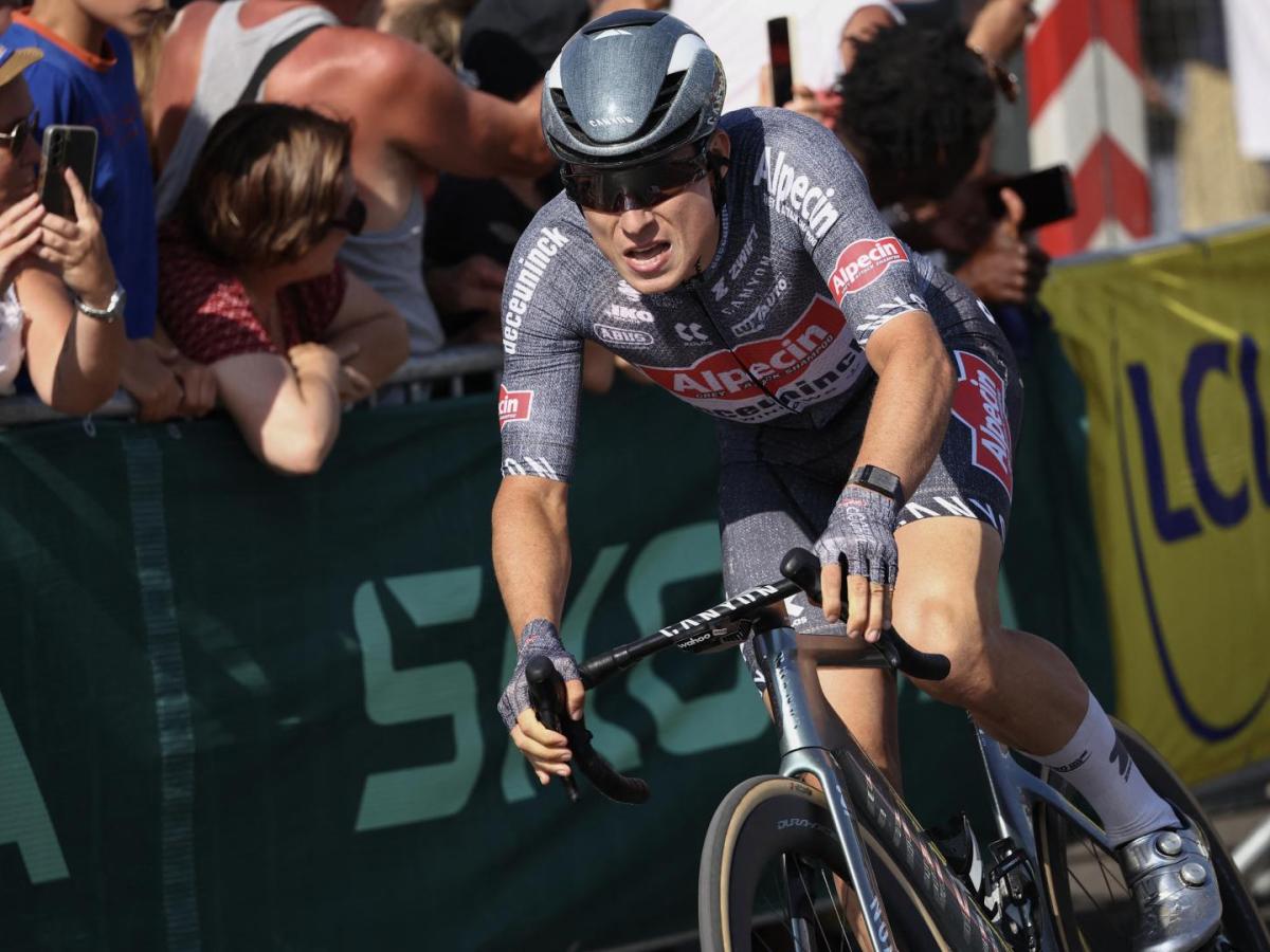 Jasper Philipsen se quedó con el sprint de la etapa 16 en el Tour de Francia