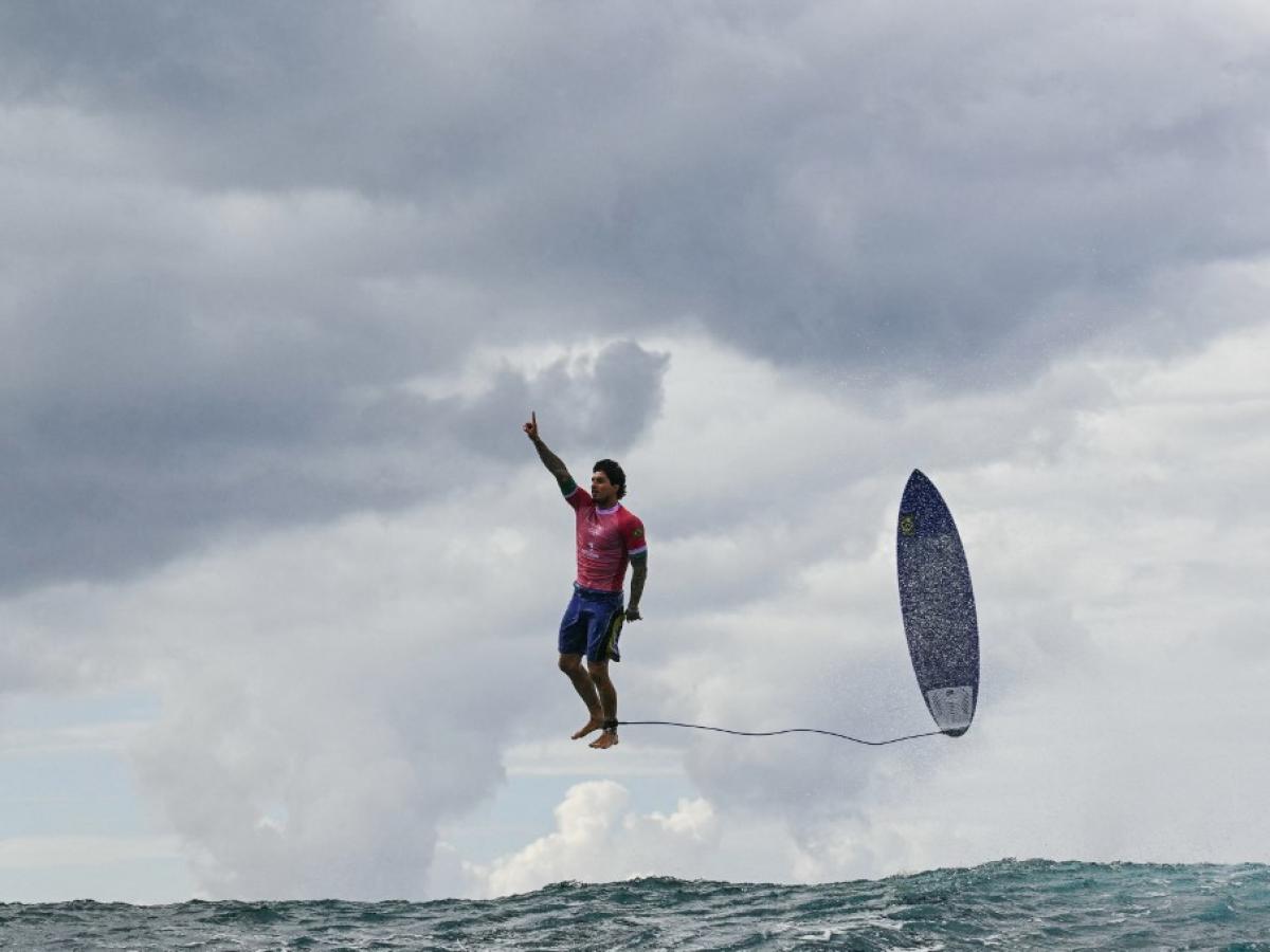 Surfista en el aire foto París 2024 | Juegos Olímpicos 