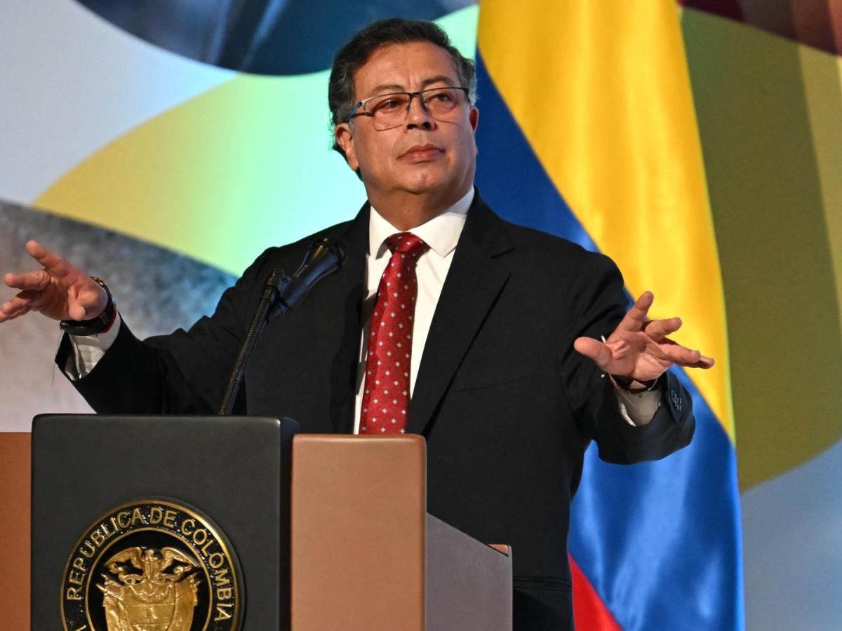 Petro ratifica informe de MinSalud sobre irregularidades en EPS