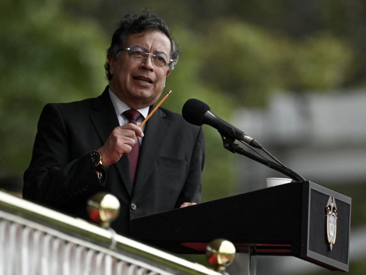 Presidente Petro: desmiente comentarios de la prensa sobre diálogos con disidencias 