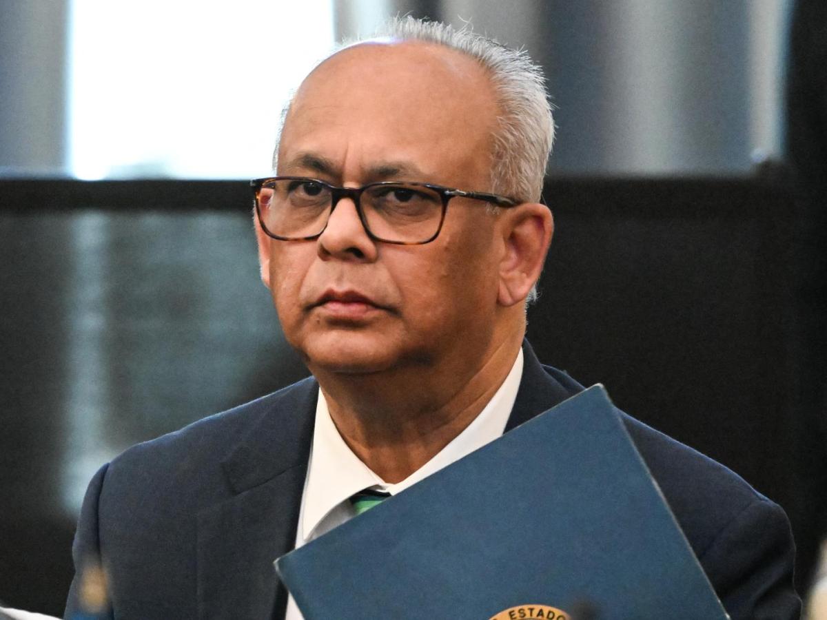  Nuevo secretario general de la OEA: canciller de Surinam 