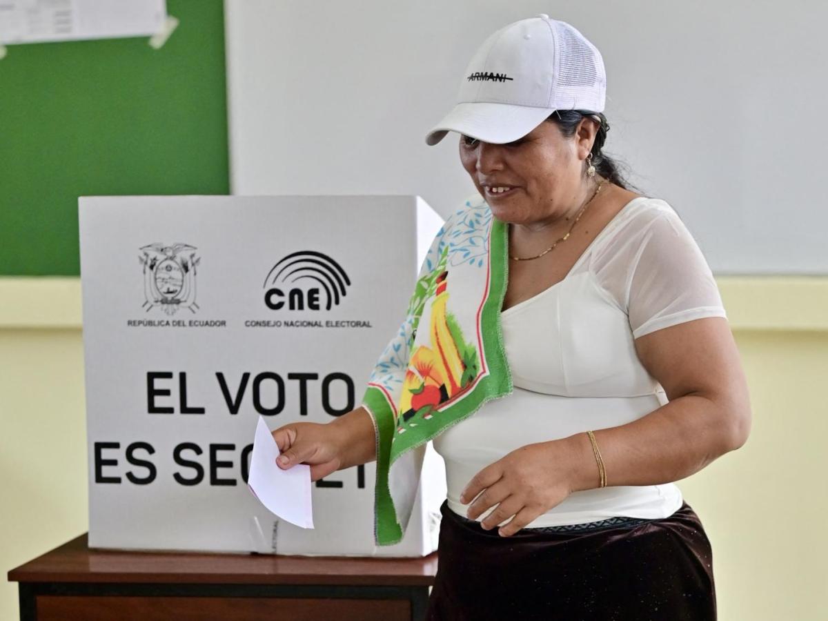 Elecciones en Ecuador: Luisa Gonzáles denuncia posible fraude 