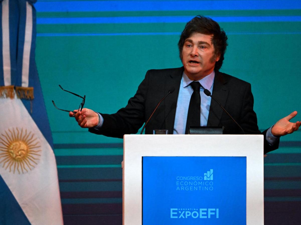 Argentina anuncia medidas para ingreso de inmigrantes