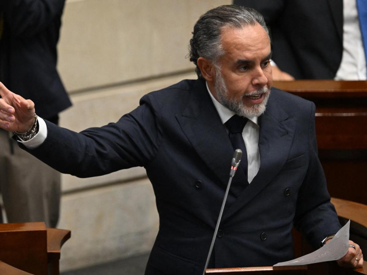 Armando Benedetti denuncia a alcaldes que viajaron a Washington sin autorización