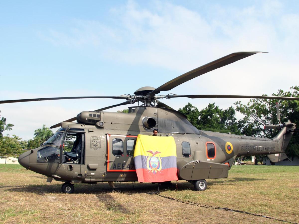 Ecuador aprueba instalación de bases militares extranjeras