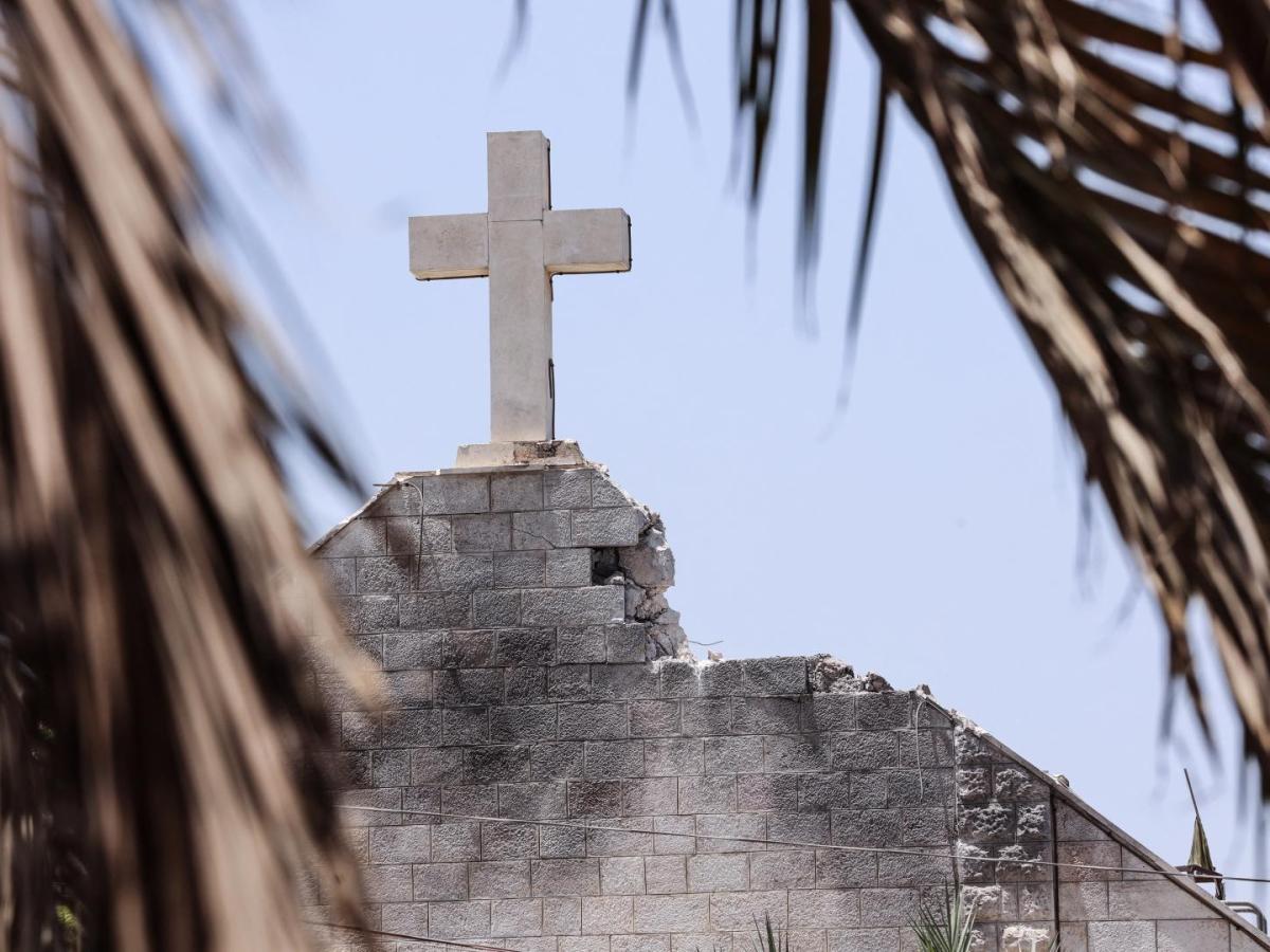 Única iglesia católica de Gaza fue bombardeada y hubo tres muertos