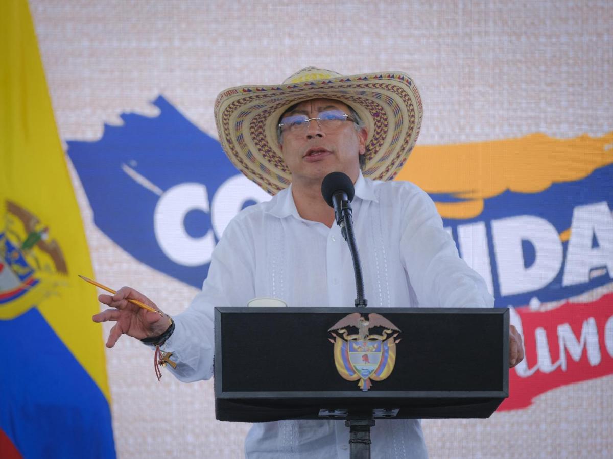 presidente petro pide considerar organizaciones criminales como terroristas