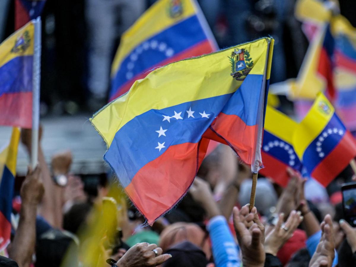 Venezuela libera a ocho opositores y otorga casa por cárcel a cinco