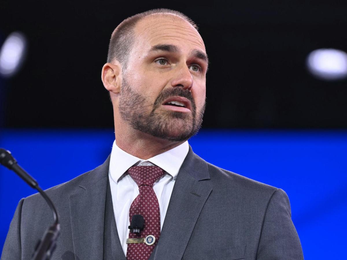 Eduardo Bolsonaro imputado en Brasil por coacción