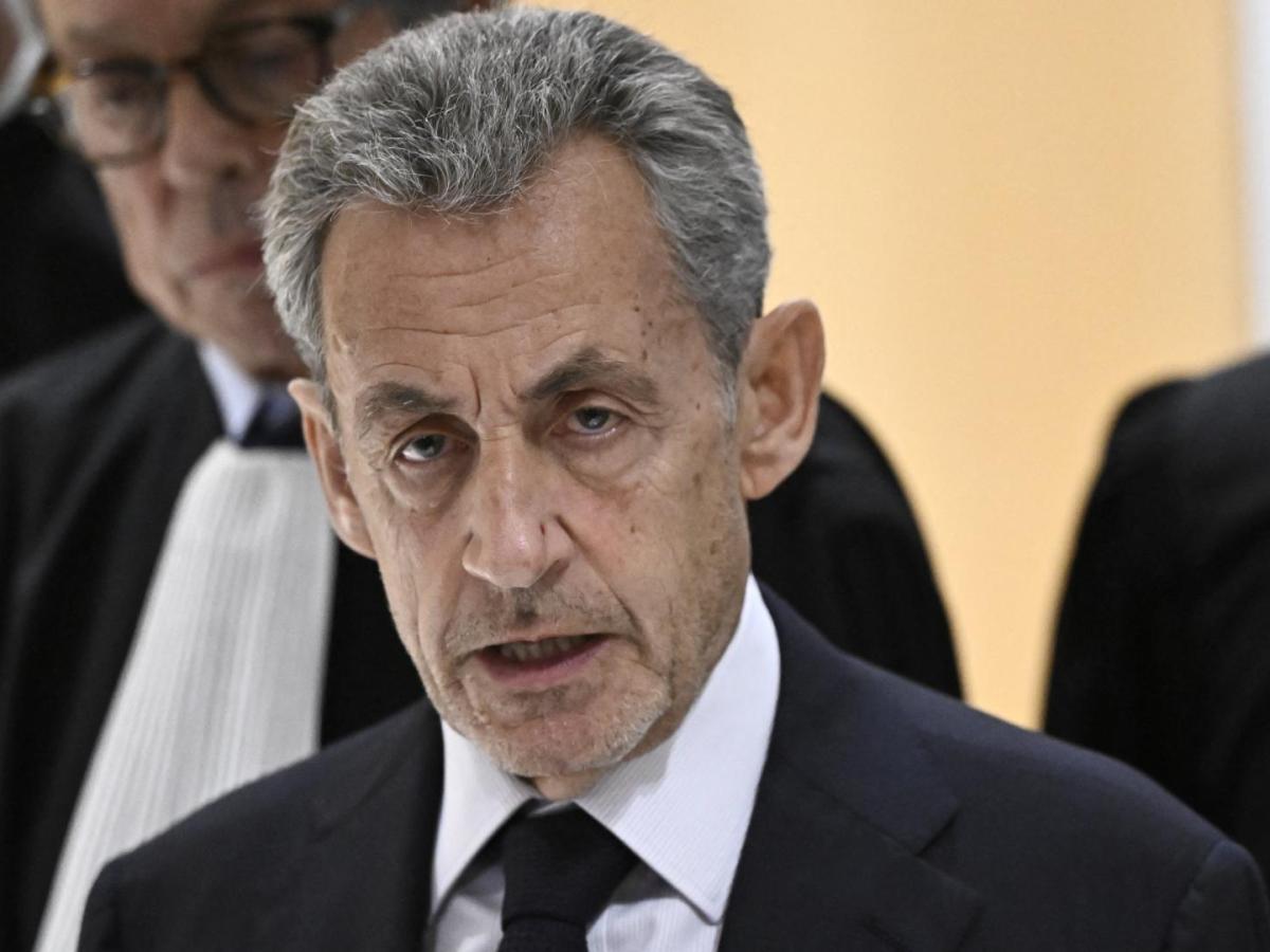 Nicolas Sarkozy condenado a 5 años de prisión 