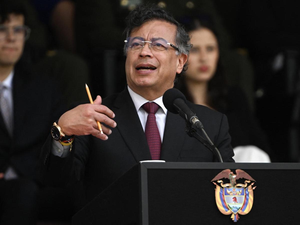 Petro responde a María Fernanda Cabal por falsos positivos en Colombia y cifra de 6.402 casos