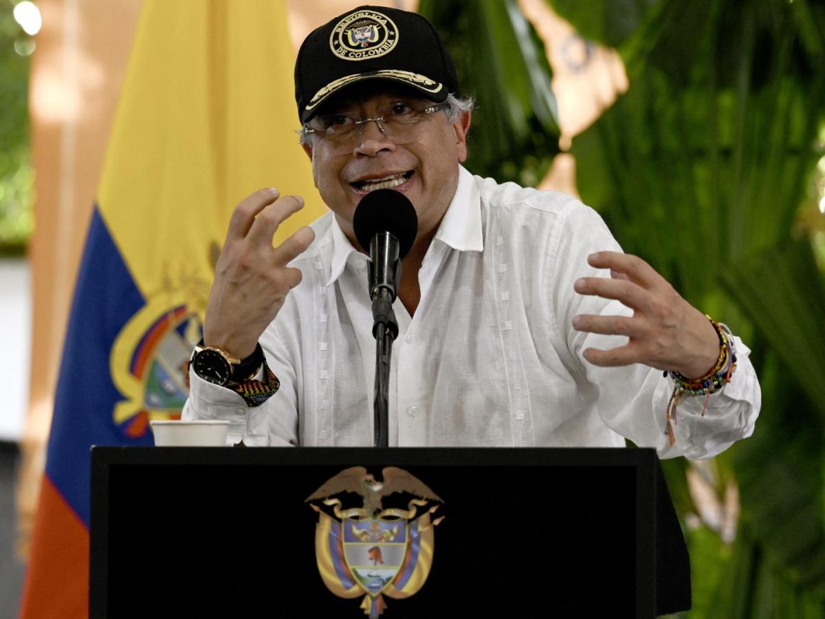 Presidente Petro desmiente acusaciones a Verónica Alcocer