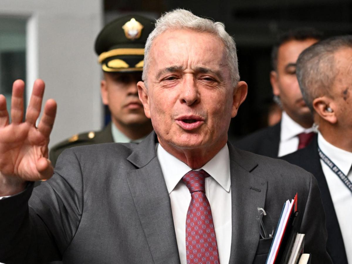 Álvaro Uribe absuelto en segunda instancia