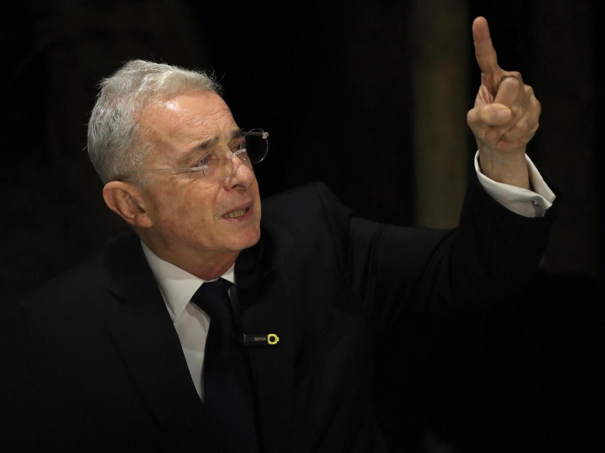 Álvaro Uribe Vélez irá a juicio