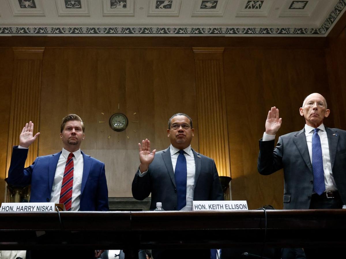 Senado de EE.UU. frena límite a poderes de guerra de Trump