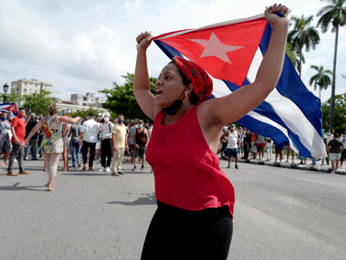 Ciudadanos se manifiestan contra el gobierno cubano