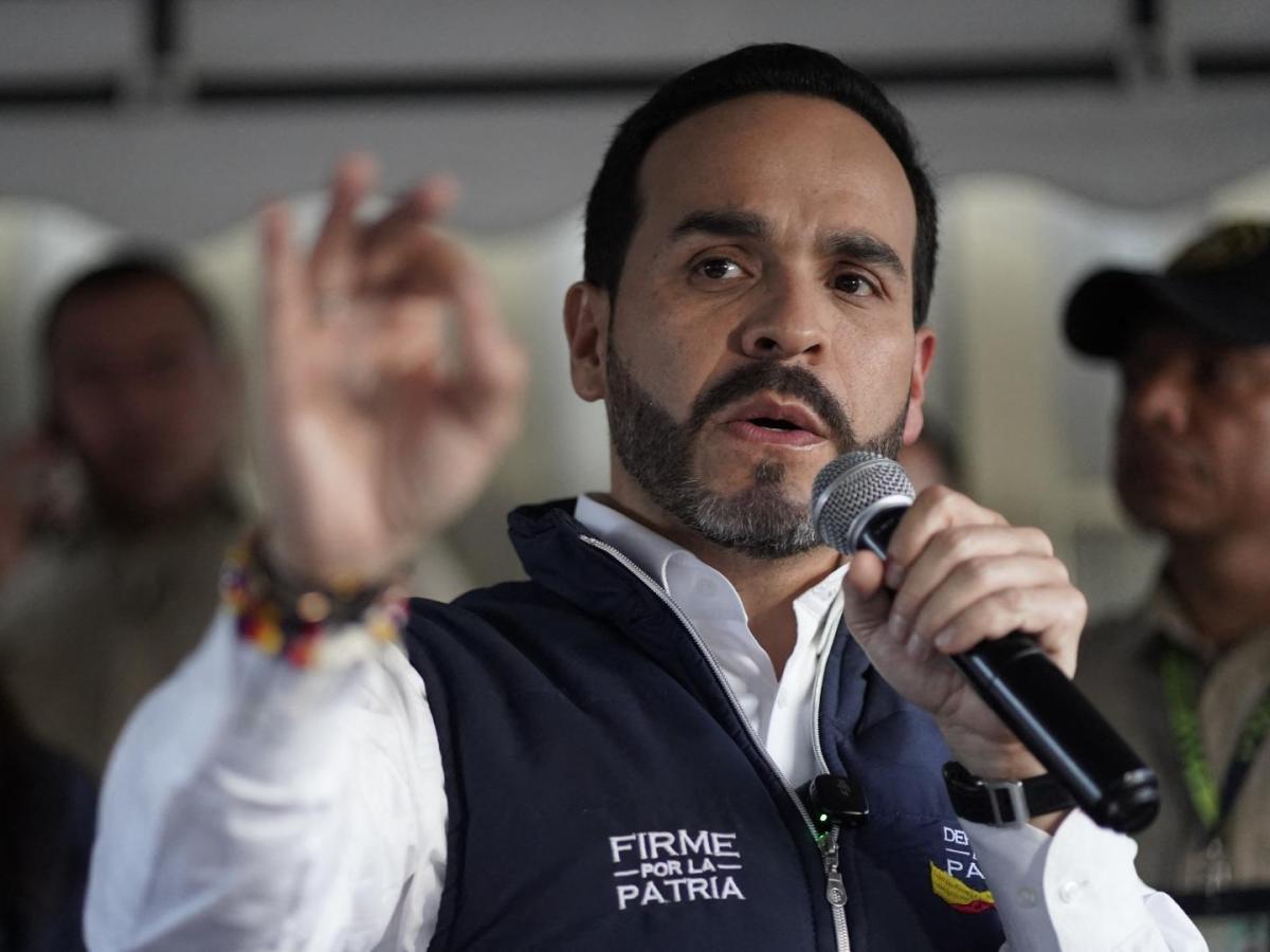 Demanda contra De la Espriella por doble nacionalidad