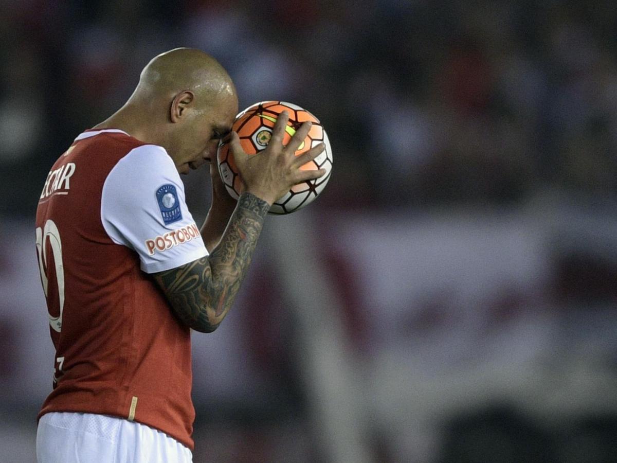 Omar Pérez, ídolo de Santa Fe, sufrió infarto y está estable