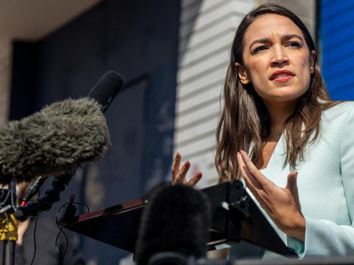 Ocasio Cortez pidió informar al Congreso de EE.UU cualquier intento golpista contra Petro