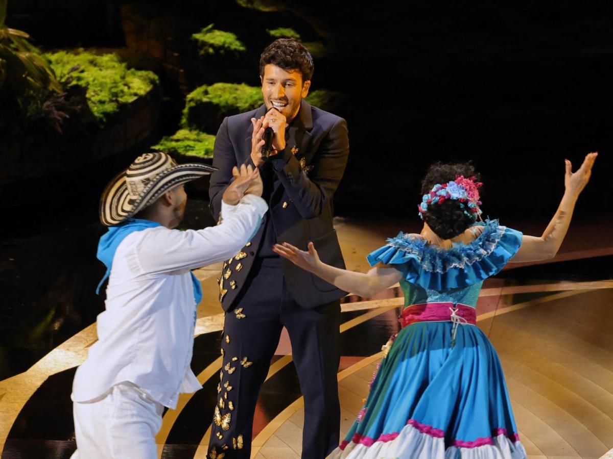 Sebastián Yatra conmovió con 'Dos Oruguitas' en los Premios Óscars