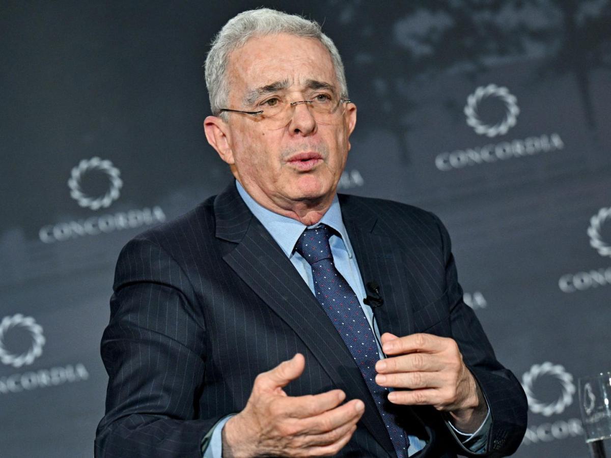 Juicio contra expresidente Uribe suspendido: ¿qué ocurrió? 