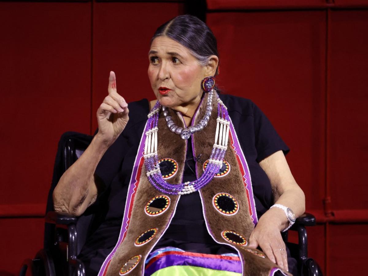 Murió actriz Sacheen Littlefeather