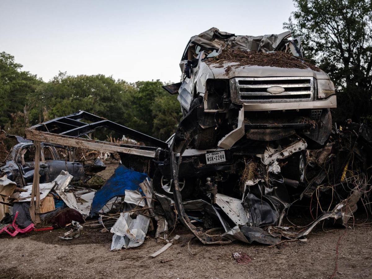 Inundaciones en Texas ya dejan un saldo de más de 100 muertos