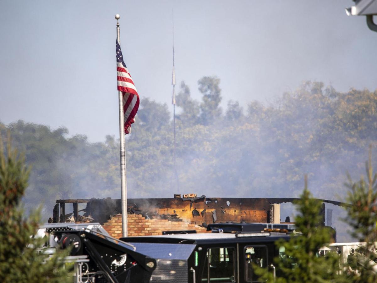 Dos muertos y varios heridos tras tiroteo e incendio en iglesia mormona en EE.UU.