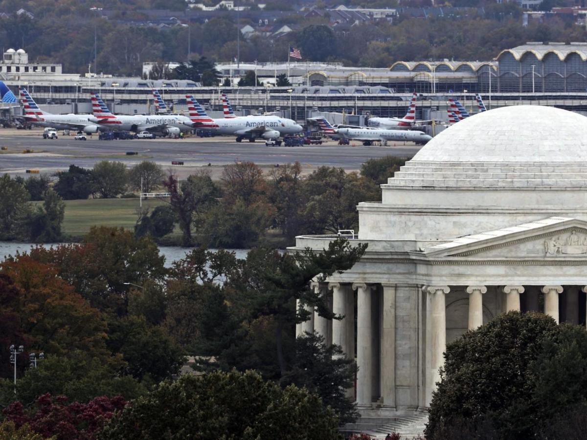 Senado de EE. UU. va en contra de Donald Trump aprobando resolución contra aranceles