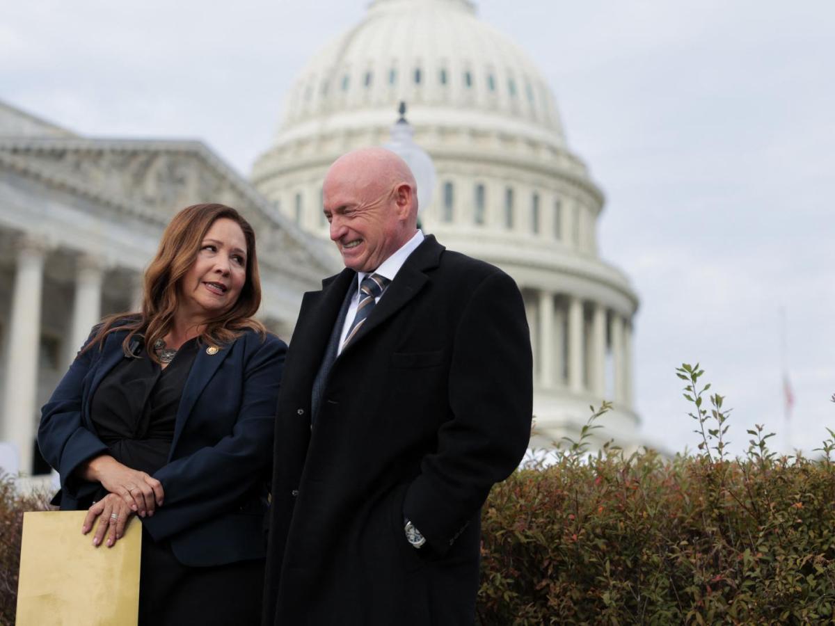 Congresistas en EE. UU. piden desobedecer órdenes de Donald Trump