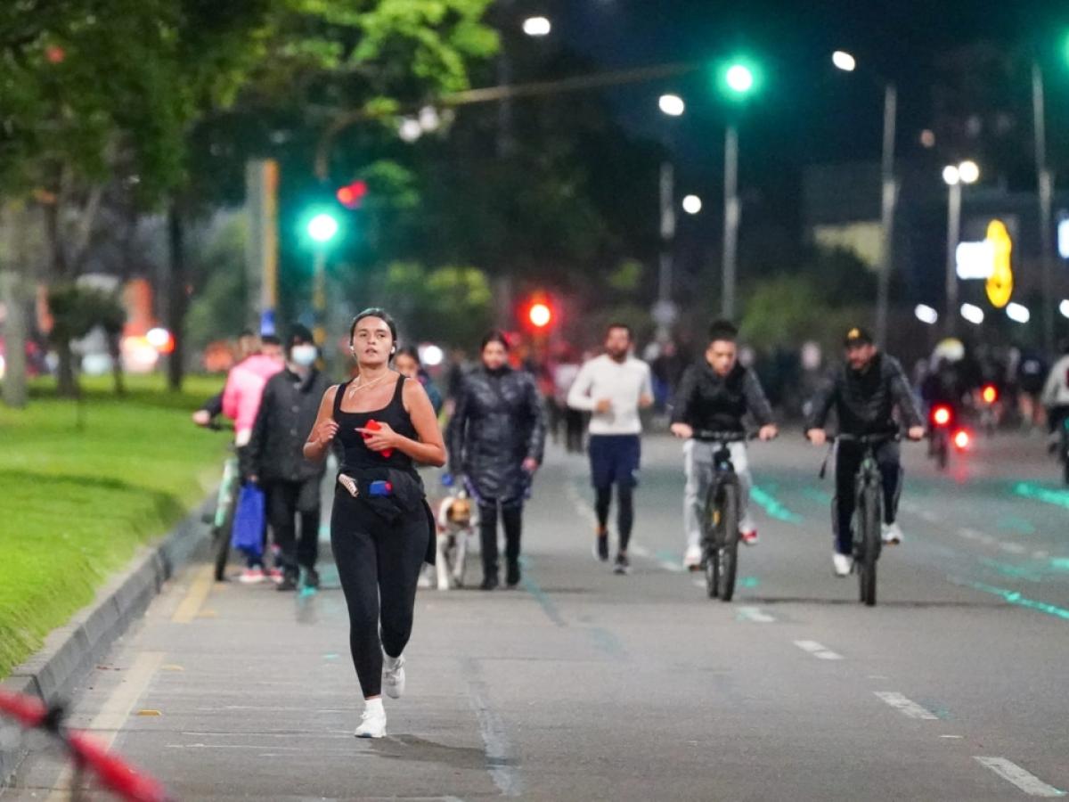 Ciclovía Nocturna en Bogotá 2025: horarios, rutas, cierres viales