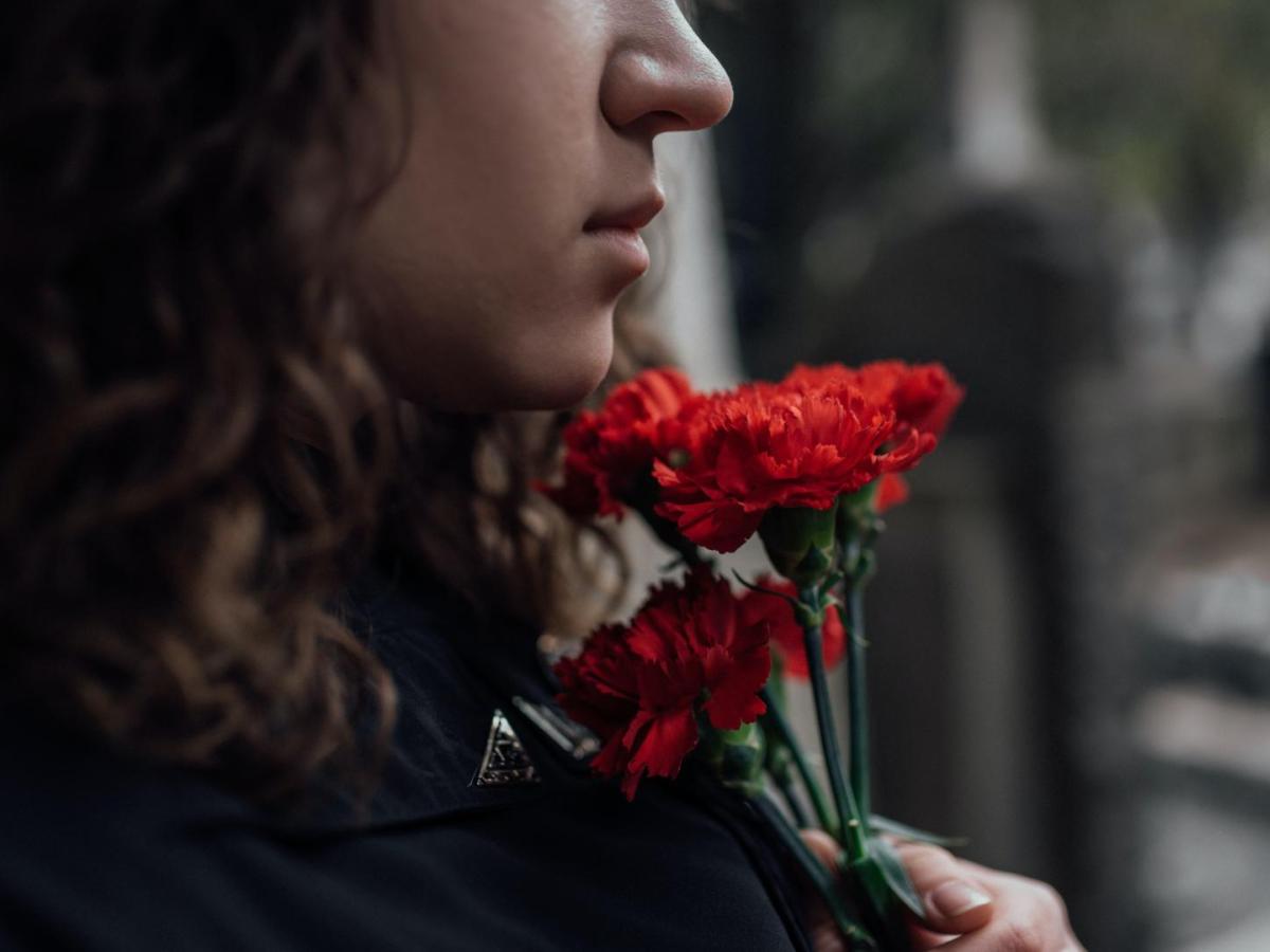 Etapas del duelo: ¿Cómo sobrellevar la pérdida de un ser querido?