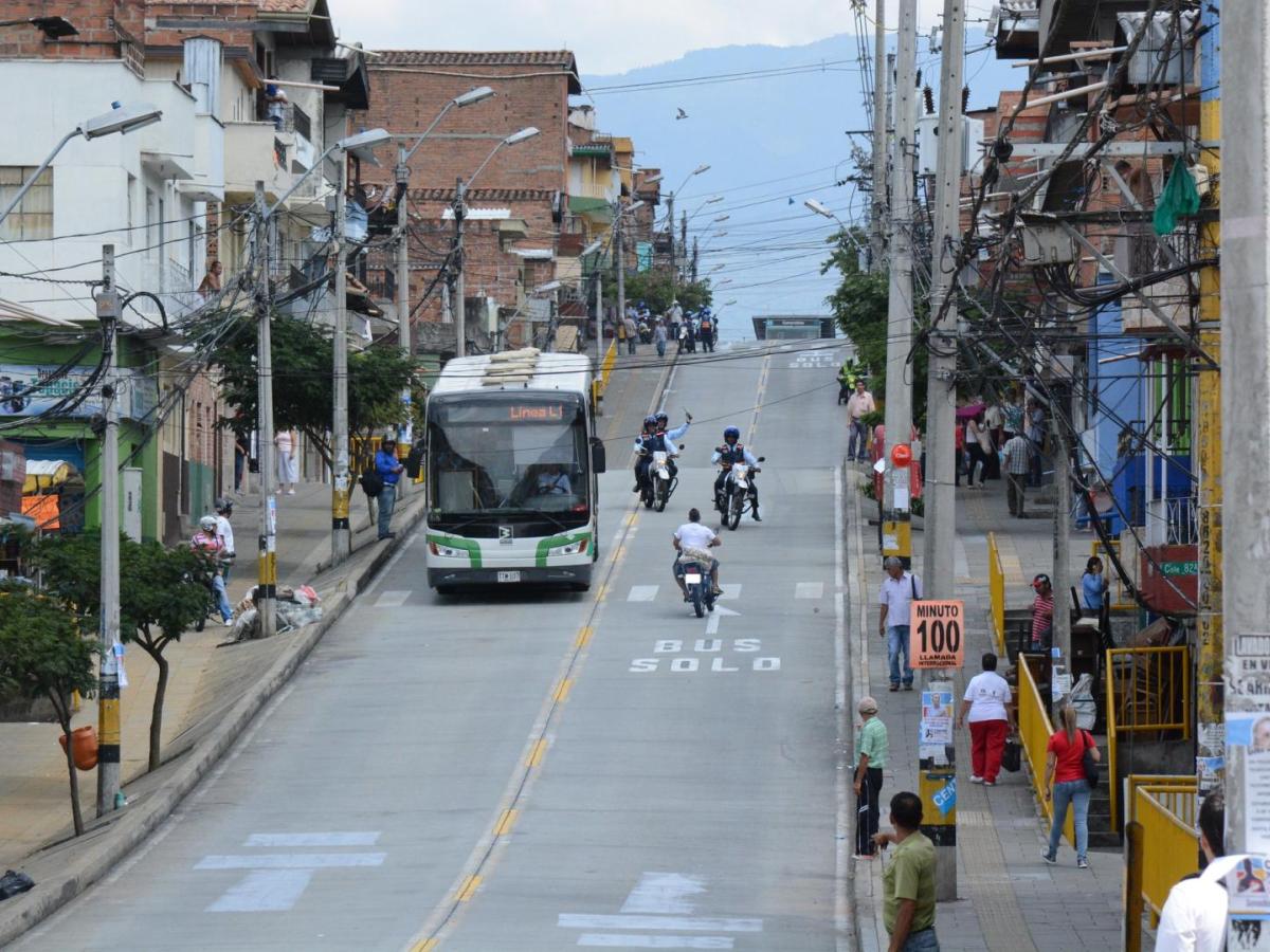 Accidente de helicóptero en Medellín en el barrio Manrique 
