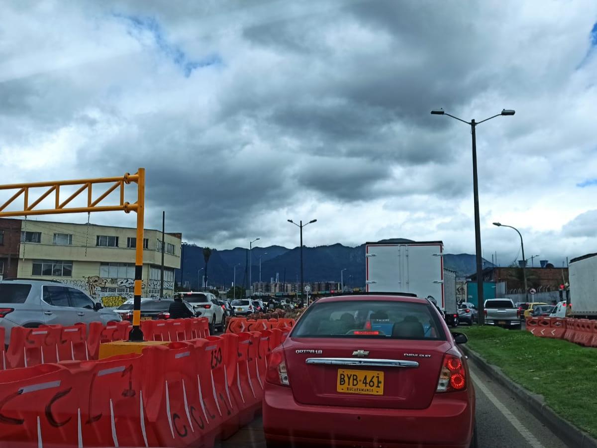 Caos vehicular Puente Aranda Bogotá por cierres viales