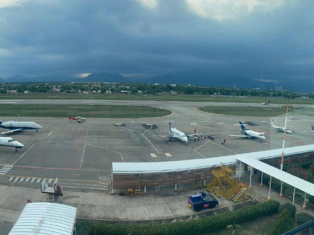 No hay escasez de combustible para avión: Presidencia