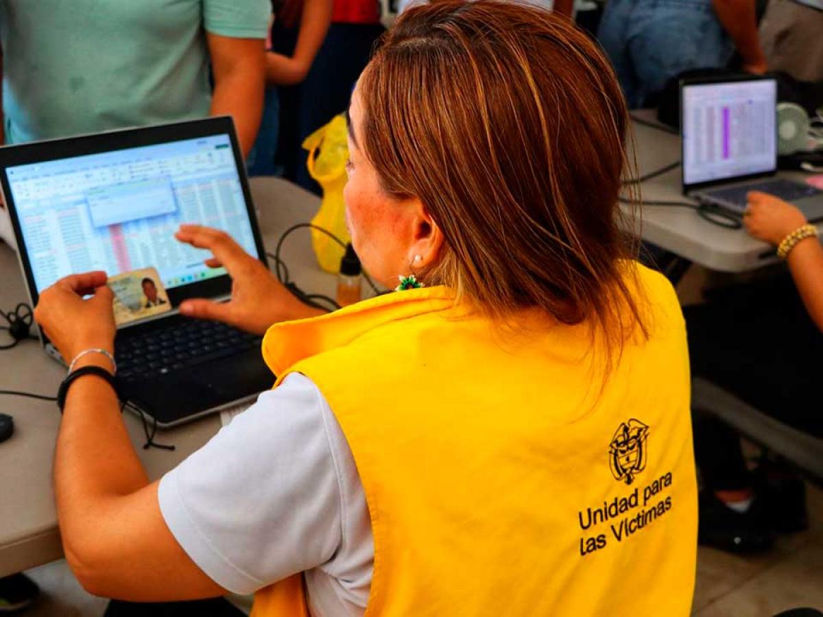 Unidad para las Víctimas indemniza a más de 1.500 personas en Valle del Cauca con $17.800 millones
