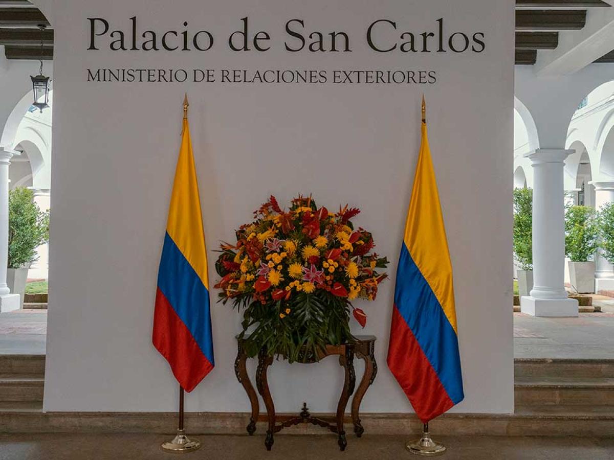 El encuentro presidencial previsto en el puente Atanasio Girardot, en la frontera colombo-venezolana, será reprogramado. Ambos gobiernos reiteraron su voluntad de cooperación.