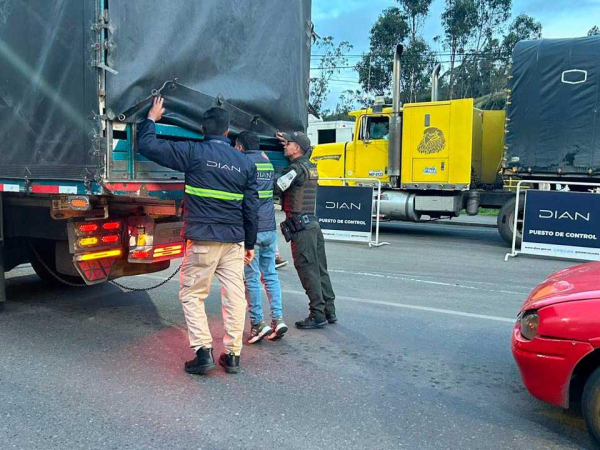 Gobierno impulsa nuevo régimen aduanero en Colombia