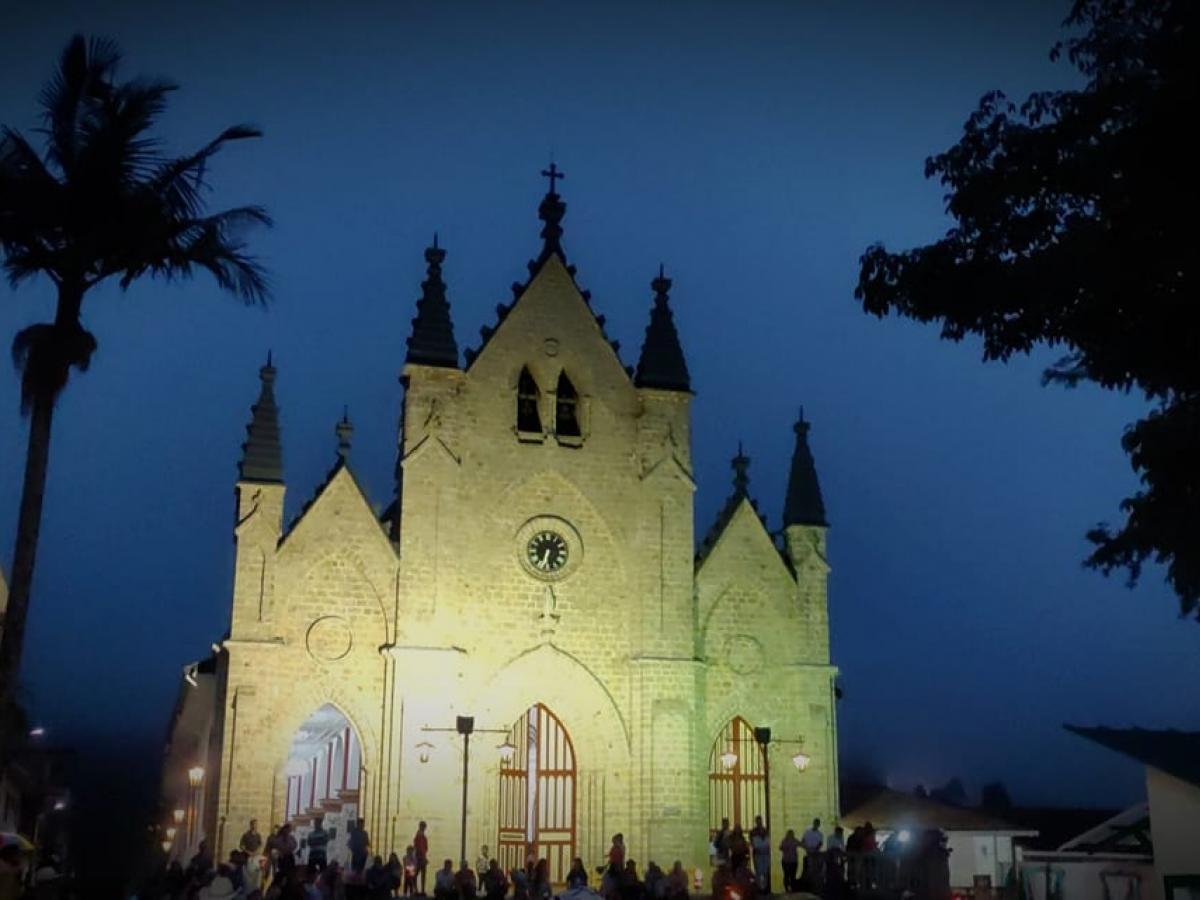 Por amenazas, habitantes de dos municipios de Antioquia están confinados