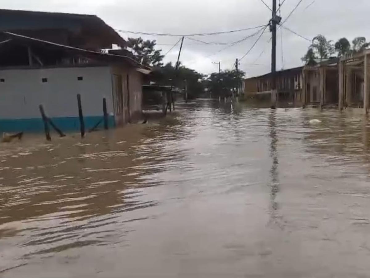 Desbordamiento del río Caunapi en Tumaco