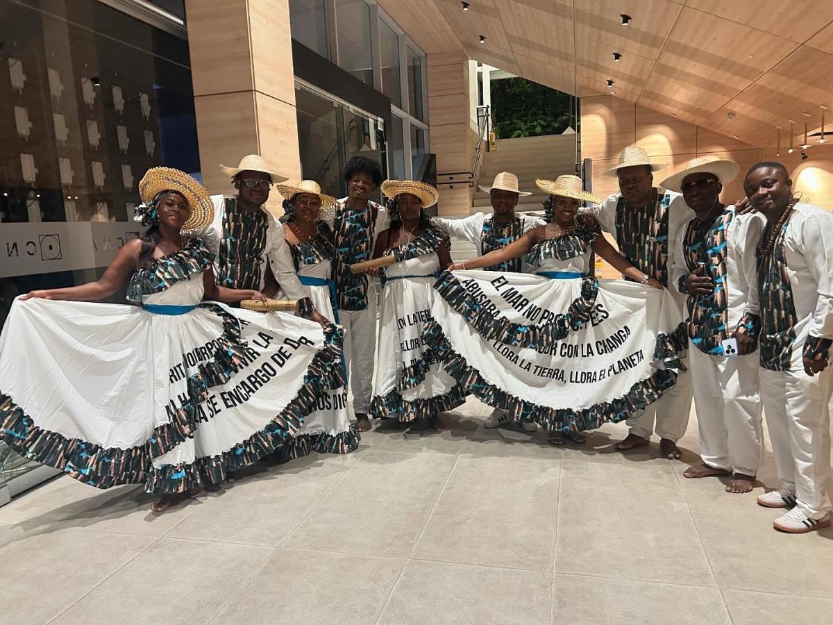 Música gratuita: descarga "Negro e"