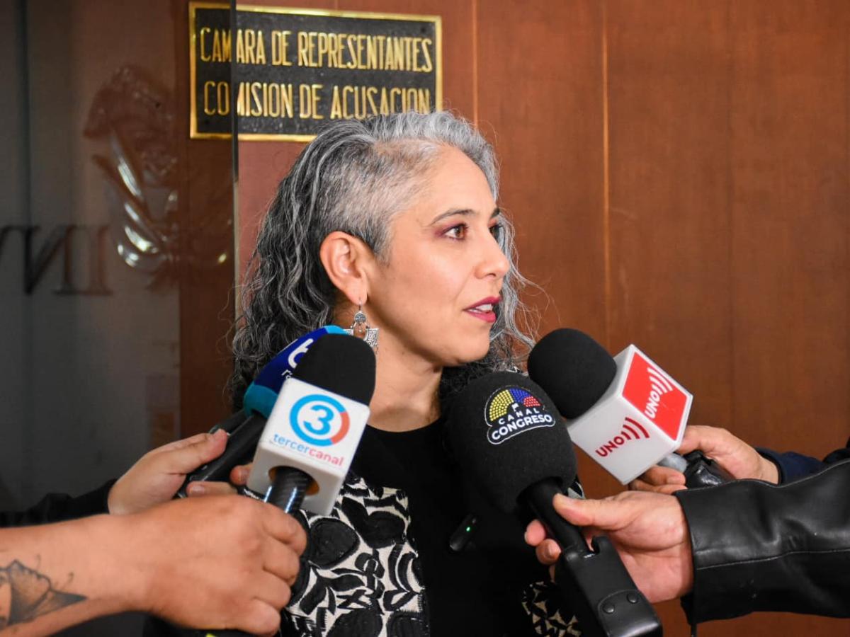 Propuesta de María José Pizarro: reunión con candidatos y partidos