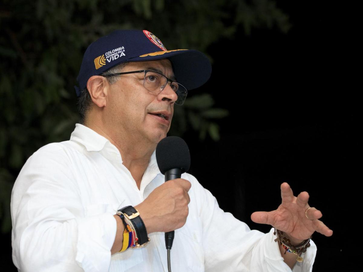 Presidente Petro en la inauguración del monumento Kusikawsa