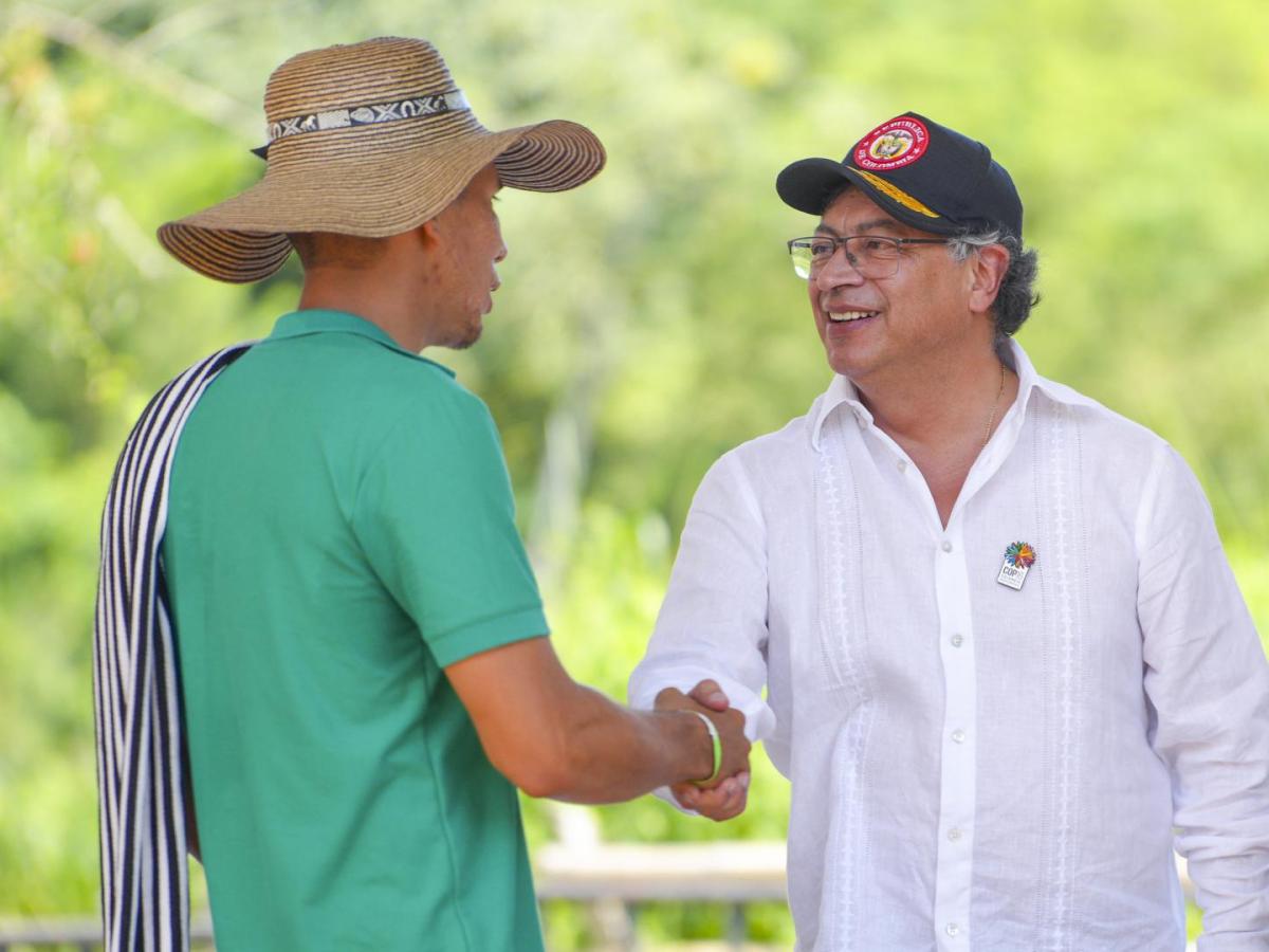 Presidente Gustavo Petro HOY: entrega de tierras San Sebastián