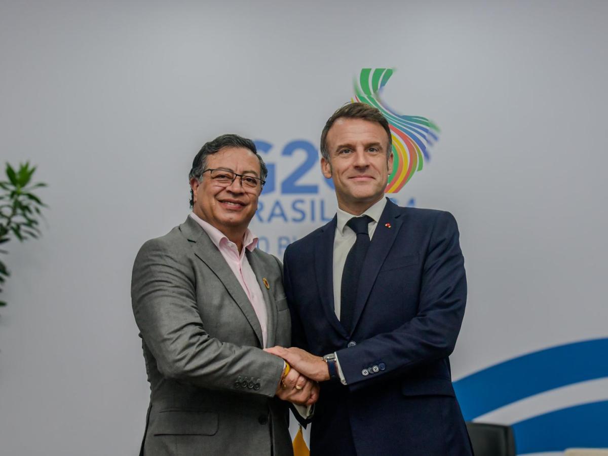 El presidente Gustavo Petro invita a Emmanuel Macron a reunirse