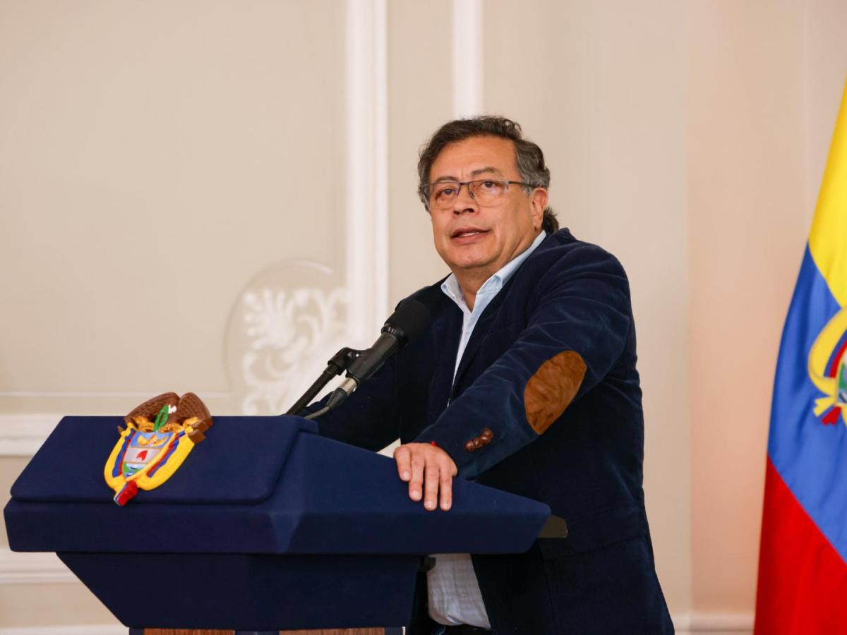 Petro pide renegociar Tratados de Libre Comercio con EE.UU y Europa