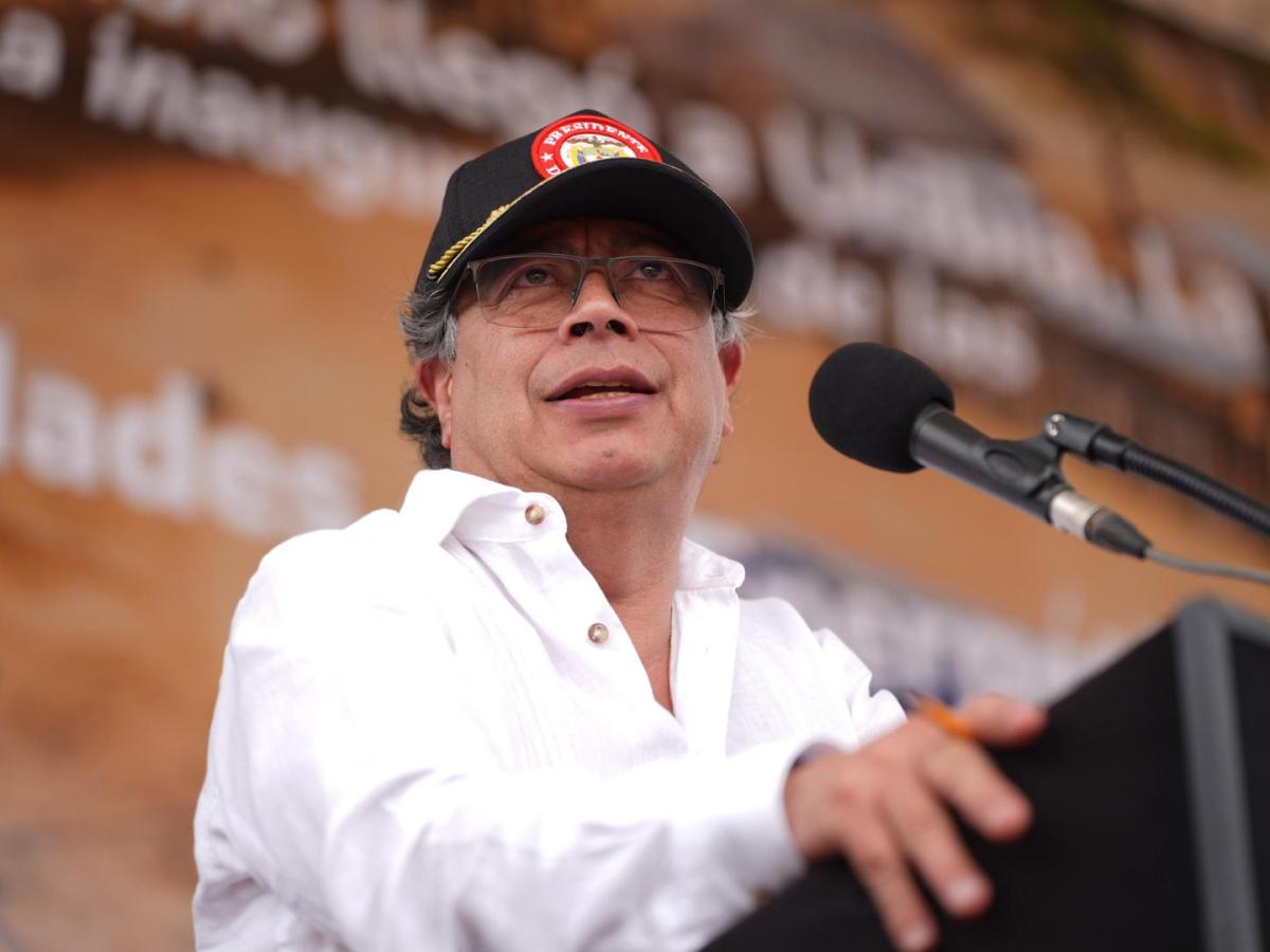 Presidente responde a críticas sobre el aumento de la UPC para salud y señala irregularidades en las EPS. Foto: Presidencia Colombia 