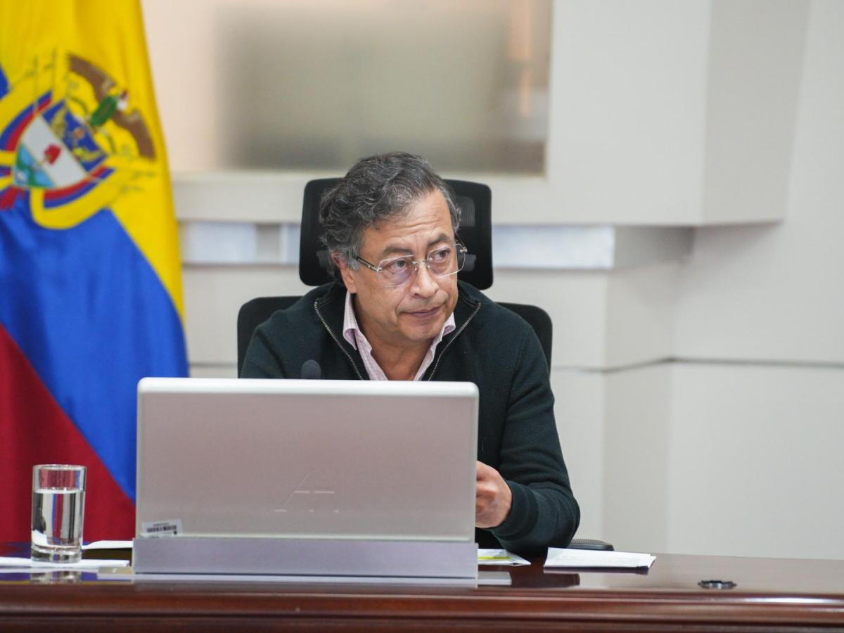 Petro asegruó que Duque no entregó colegios prometidos en su gobierno