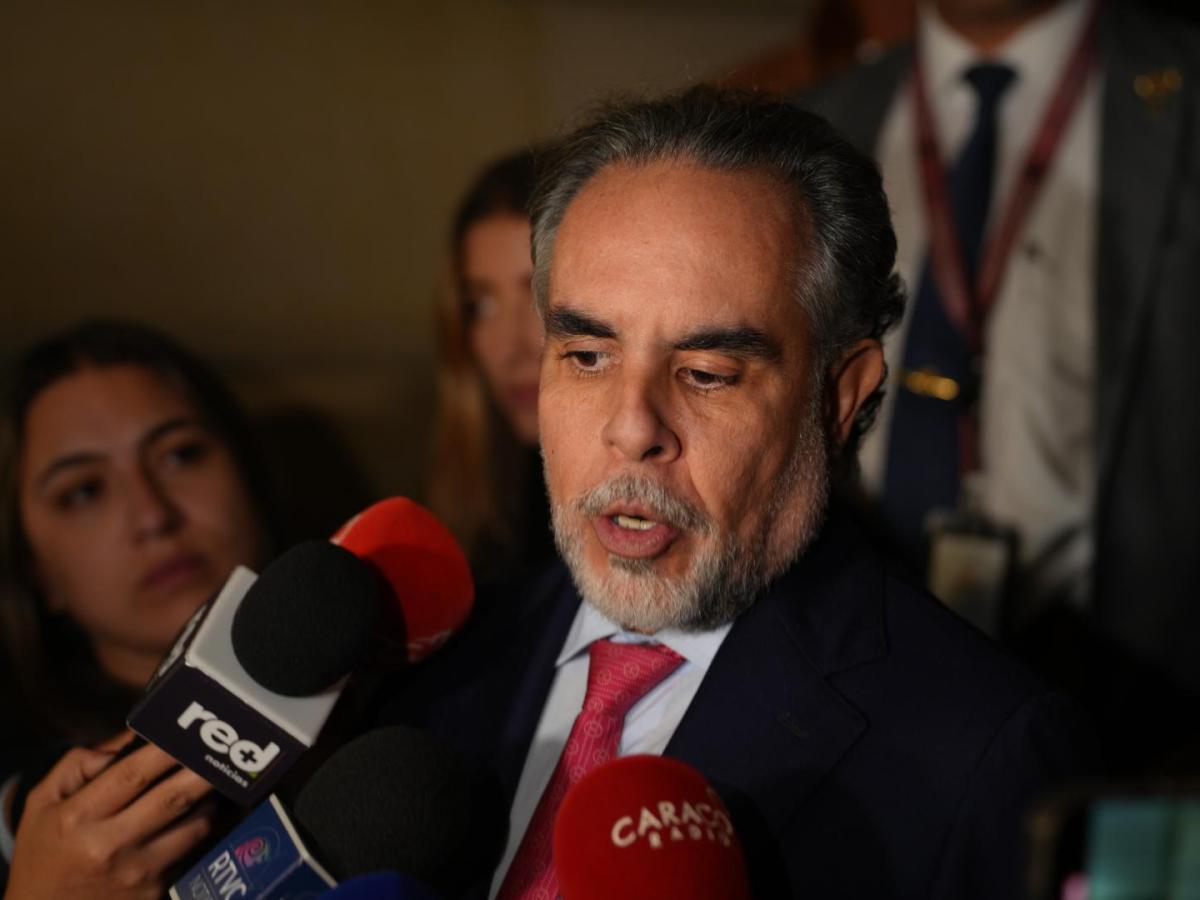 Ministro benedetti hace propuesta para enfrentar la violencia en Colombia