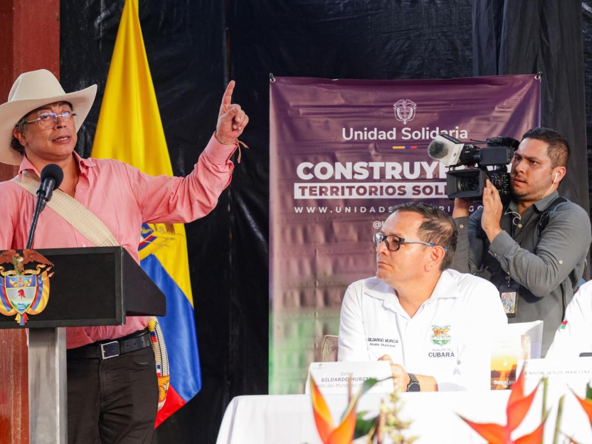 Presidente propuso abrir propiedad a carboneros por minas